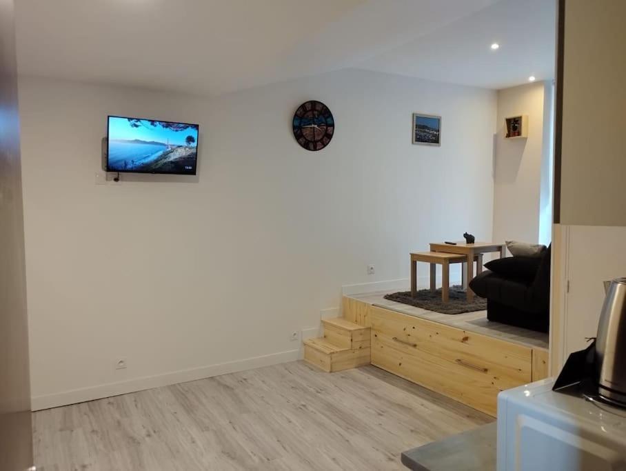 House Of Twenty, Calme,rue Pietonne, Proche De La Mer, Wifi Gratuit