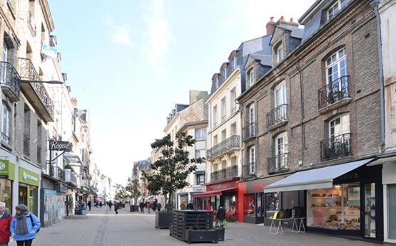 House Of Twenty, Calme,rue Pietonne, Proche De La Mer, Wifi Gratuit Appartement